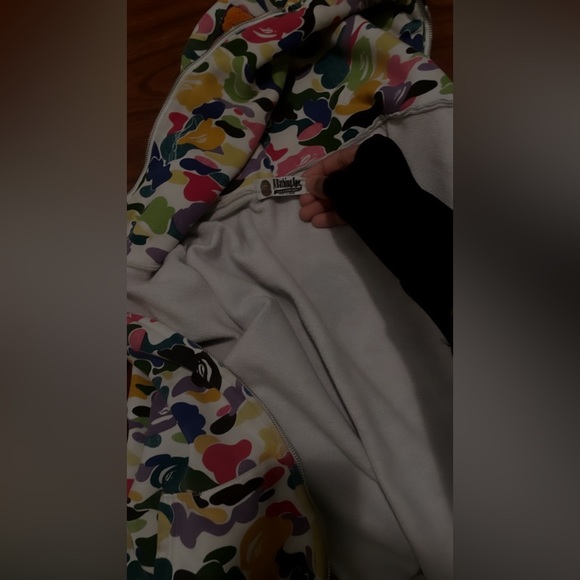 Broken zipper I don’t want it cause it can’t fit me - Picture 2 of 3